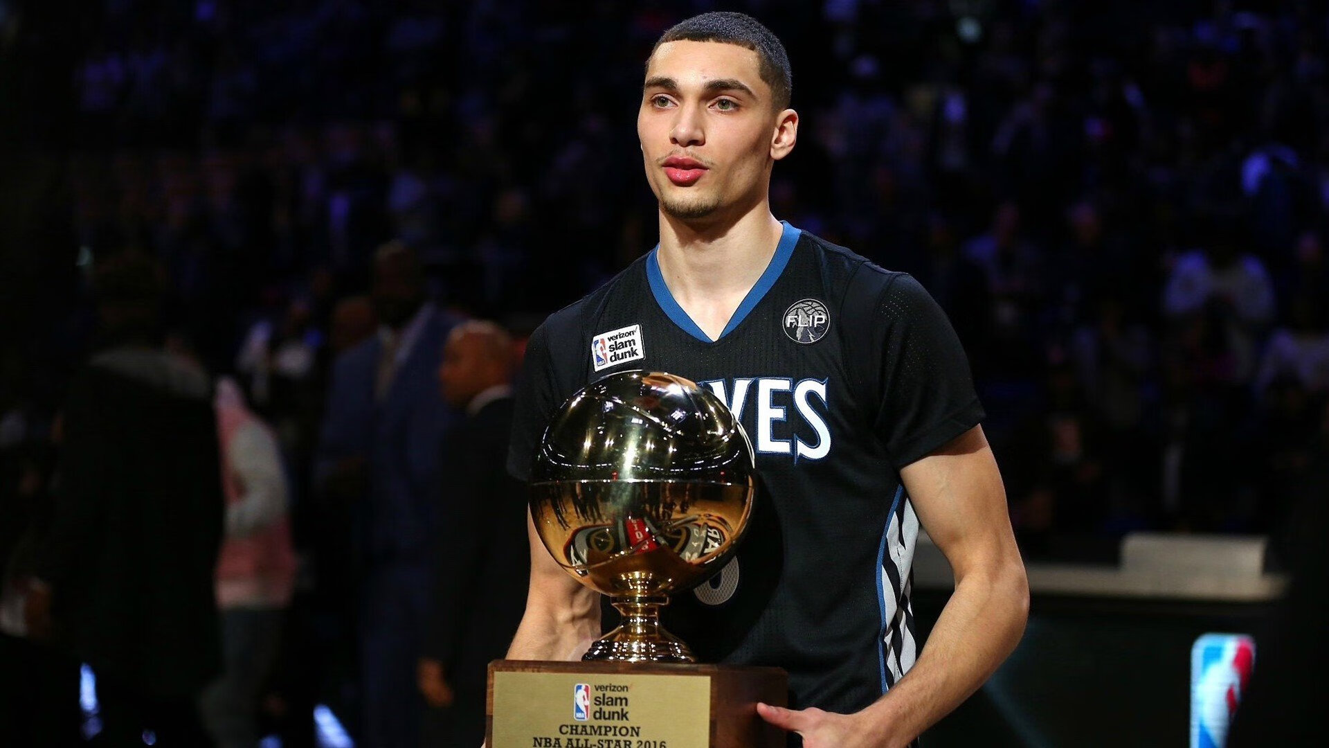 比赛高潮集锦：每个瞬间都令人血脉喷张，形容比赛到了高潮的成语